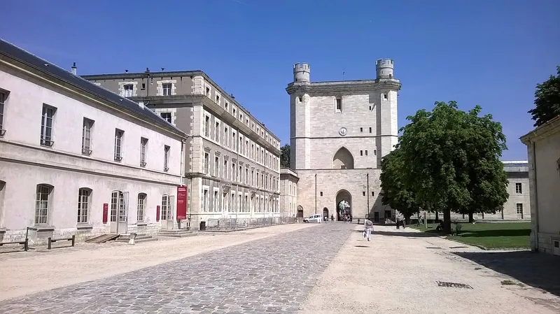 Abords du château de Vincennes