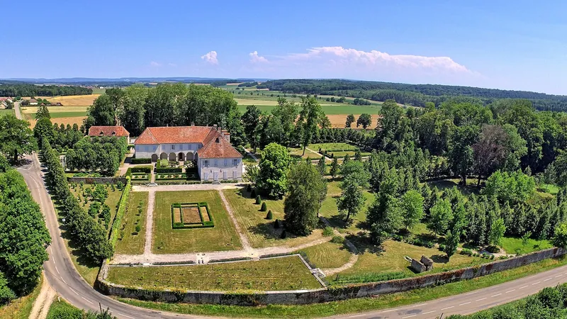 Ancienne abbaye de prémontrés Notre-Dame de Corneux, dite Château de Corneux