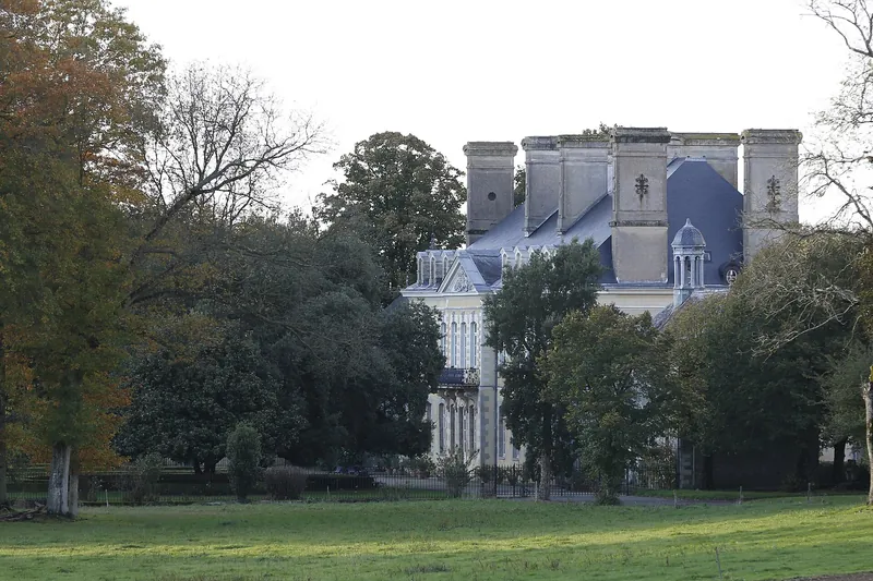 Château du Plessix (également sur commune de Tresboeuf)