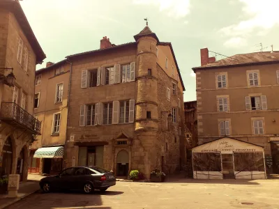 Logis, 18 place de la République