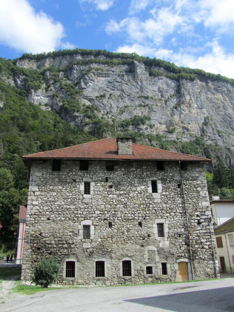 Maison forte de Loche