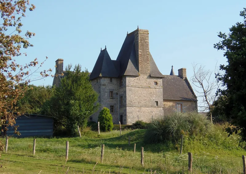 Manoir de Dougeru et son colombier