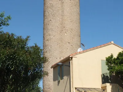 Tour de Château-Roussillon