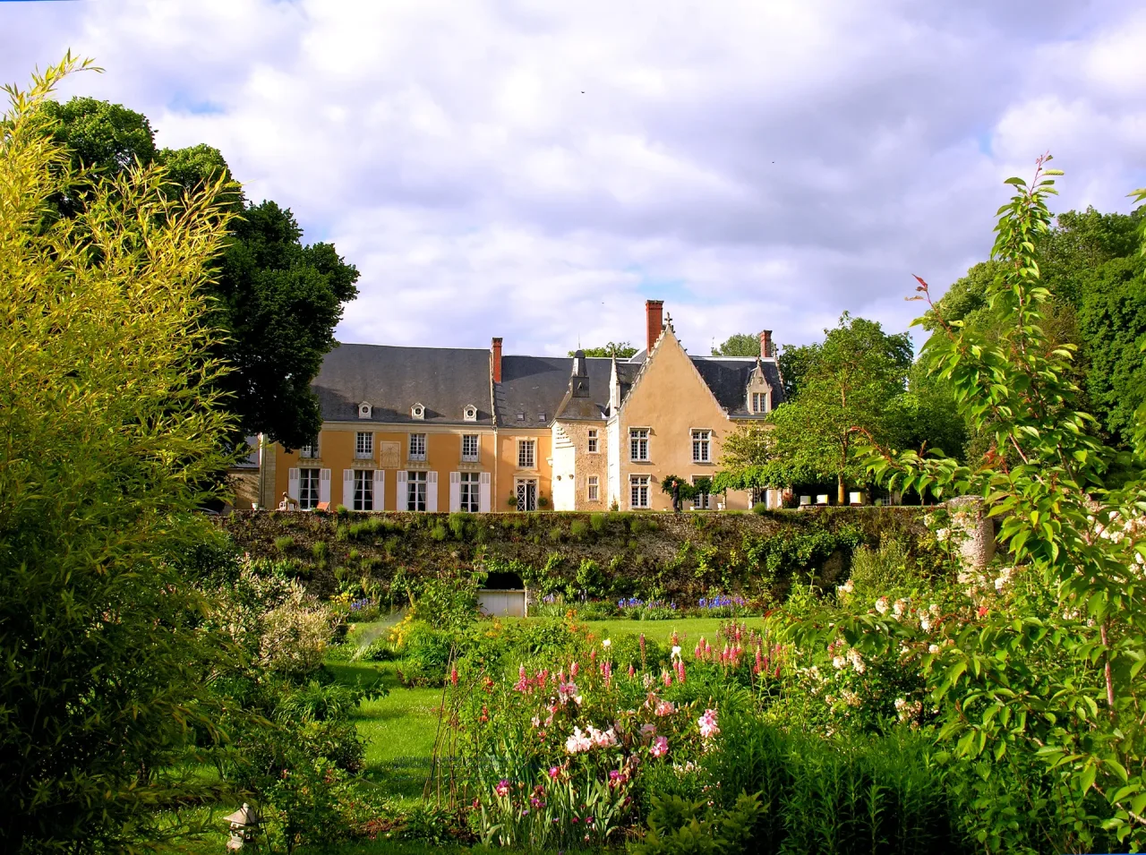 Château de la Barre, Conflans-sur-Anille – hôtellerie